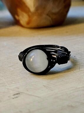 Black Aluminum Wire-Wrap Cat Eye Stone Ring